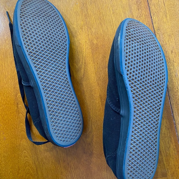 Vans - Picture 2 of 2